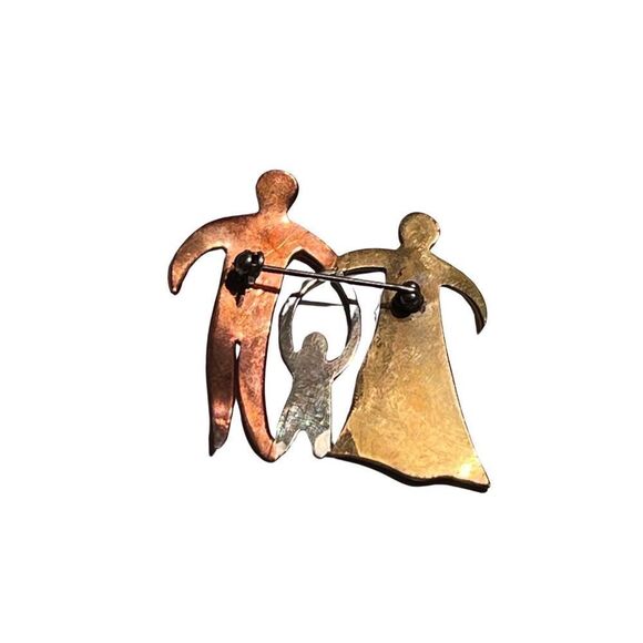 Vintage Tri-Tone Gold Tone, Silver & Copper Brooch. Family Group Brooch Pin - Picture 3 of 5